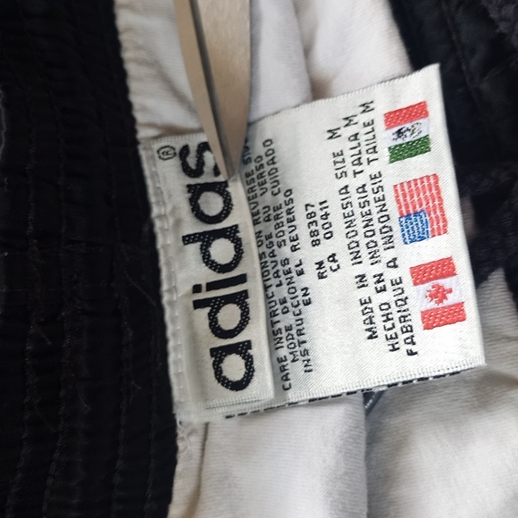 Vintage 90s Adidas Big Logo Shorts Essential - Picture 4 of 9